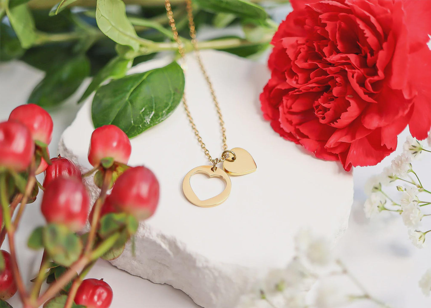 Heart Cutout Necklace Gold
