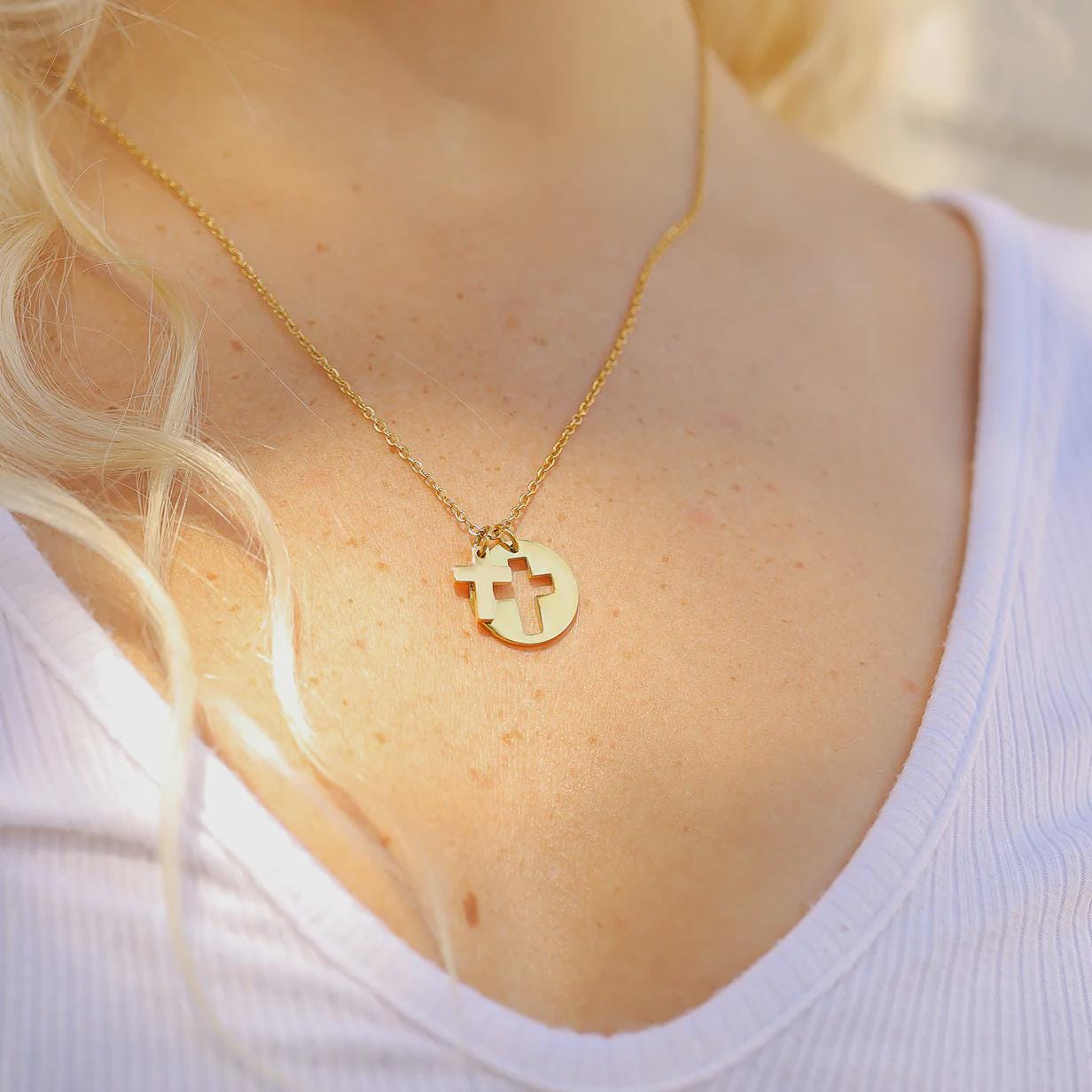 Cross Cutout Pendant Necklace