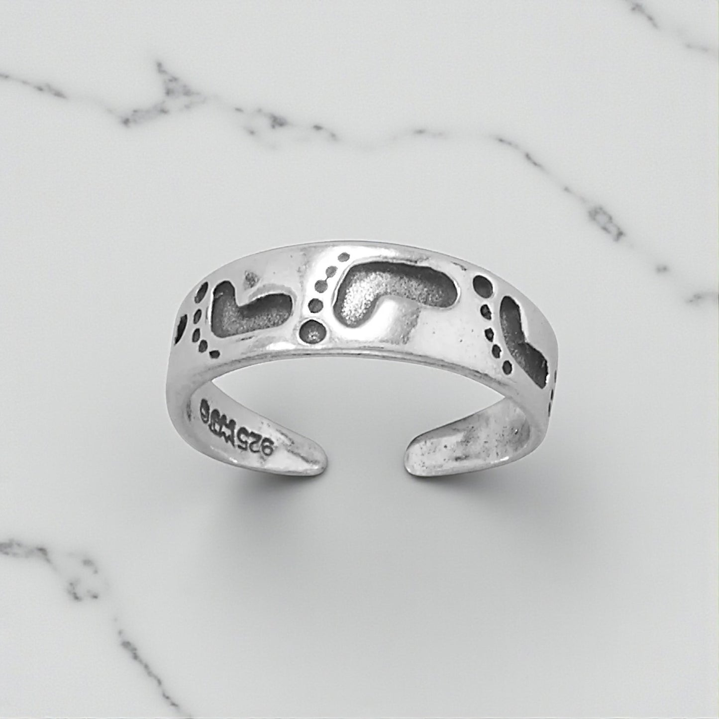 Footprints in the Sand Toe Ring