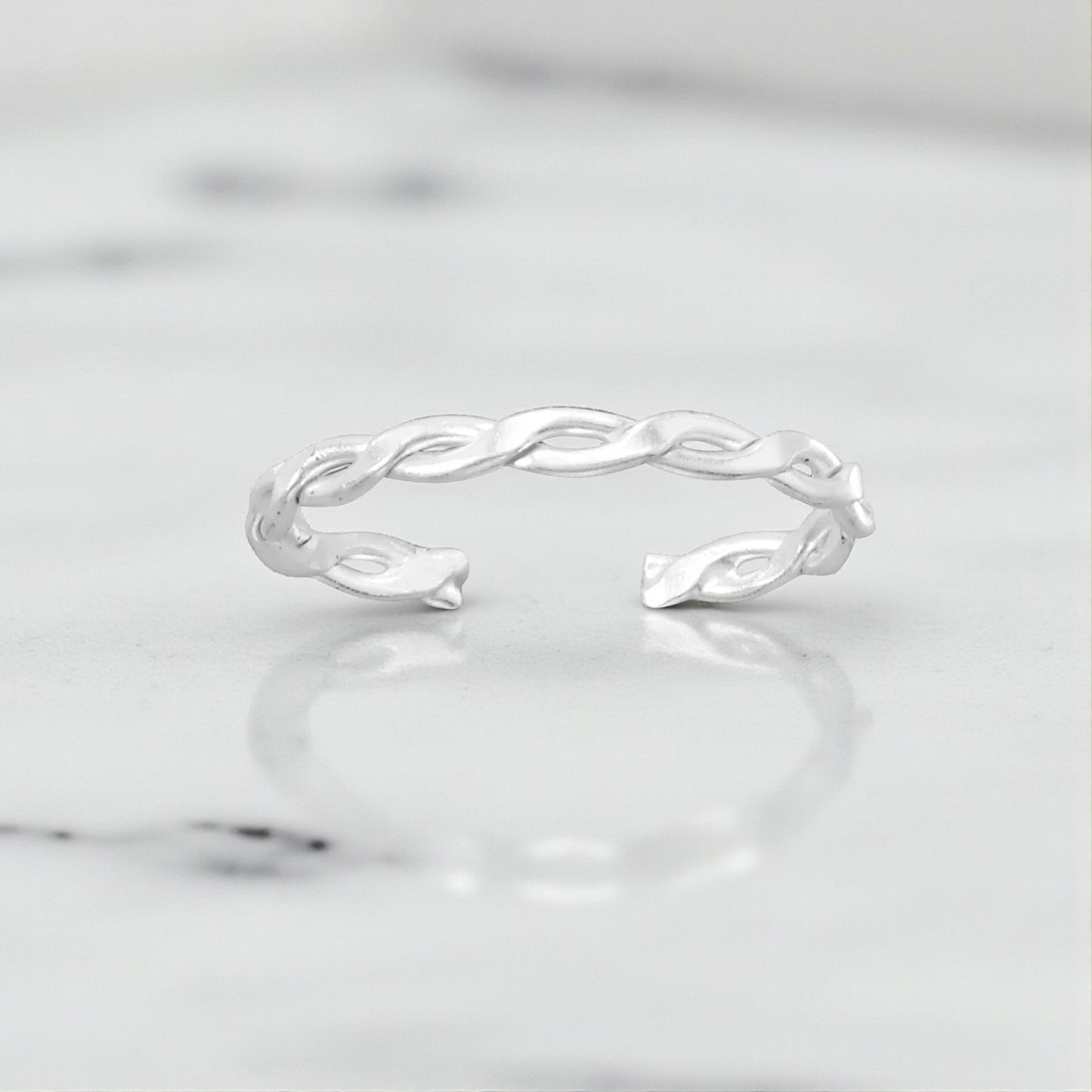 Double Twist Toe Ring