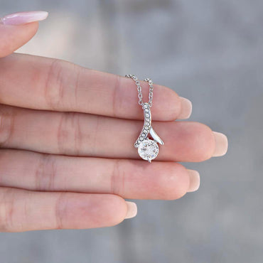 14K Gold Ribbon Necklace