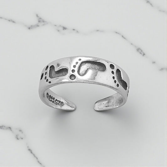 Footprints in the Sand Toe Ring